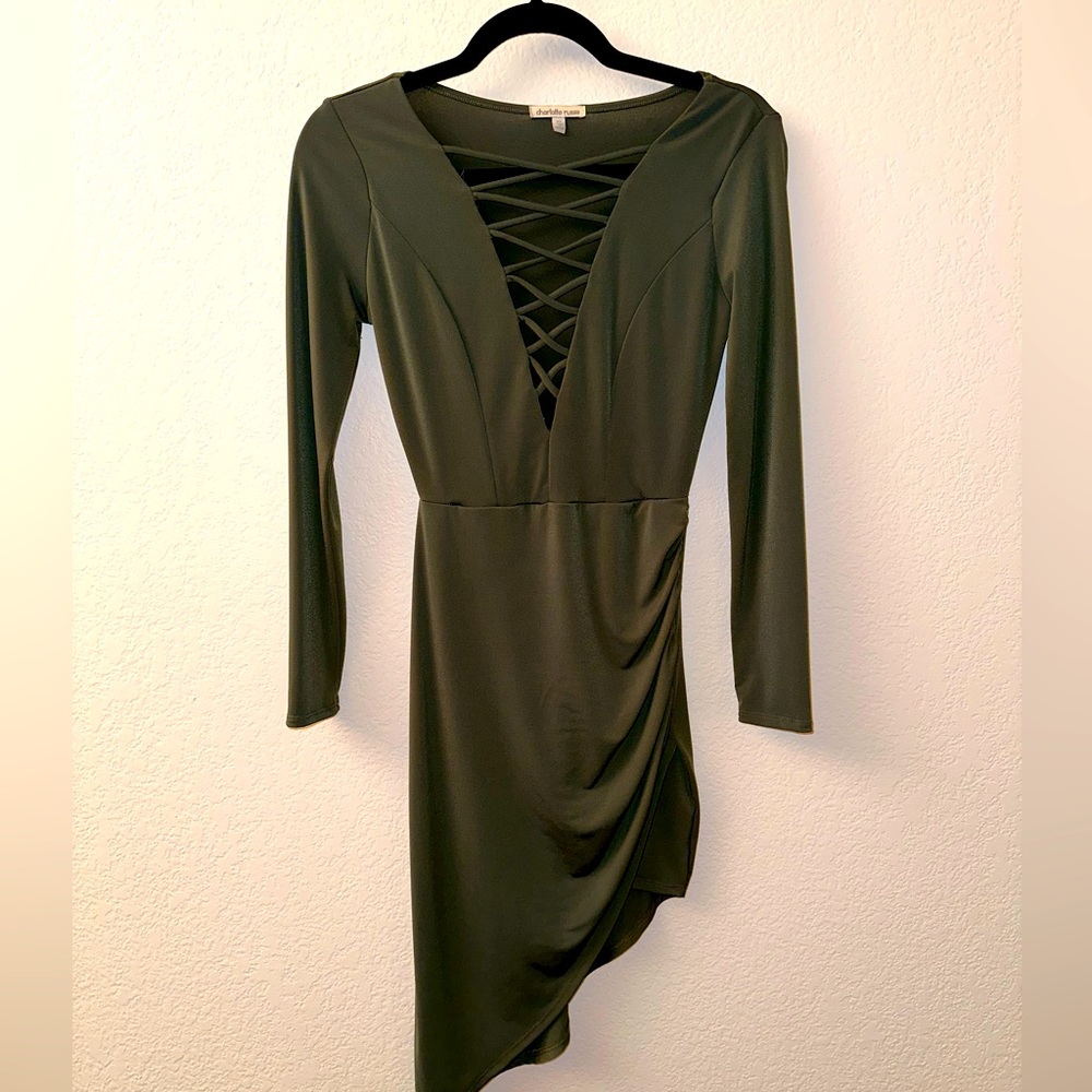 NWOT Charlotte Russe Hunter Green V-Neck Long Sleeve Mini Dress with Slit